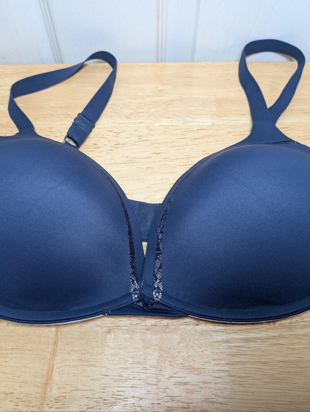 Maidenform Lightly Padded Blue bra 36D NO Underwire With Small Lace Accent